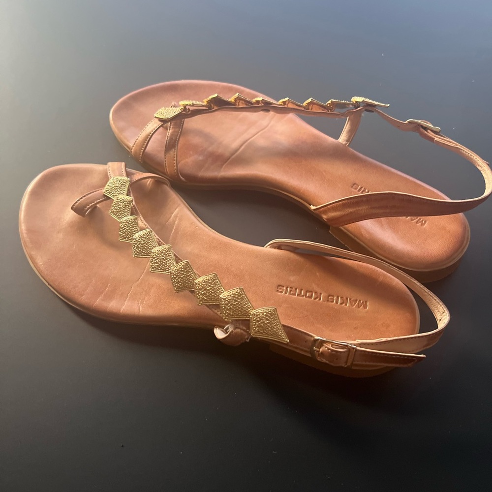 Matisse Brown and Gold Sandals with Studded Slingback